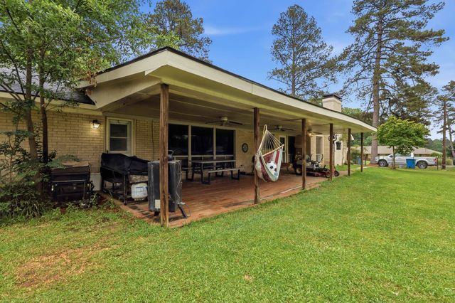 106 Dogwood Ln, Marshall, TX 75672