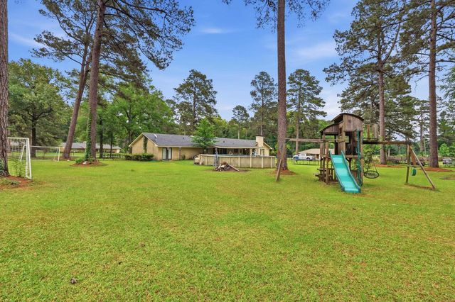 106 Dogwood Ln, Marshall, TX 75672