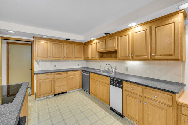 1 Northcrest Drive, Granby, CT 06060