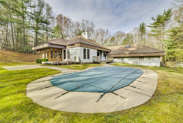 1 Northcrest Drive, Granby, CT 06060