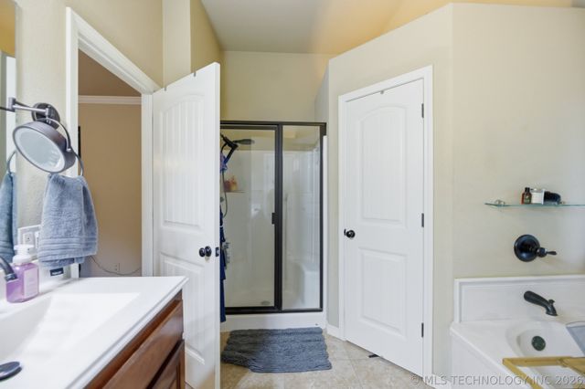 6802 N 128th Court E, Owasso, OK 74055