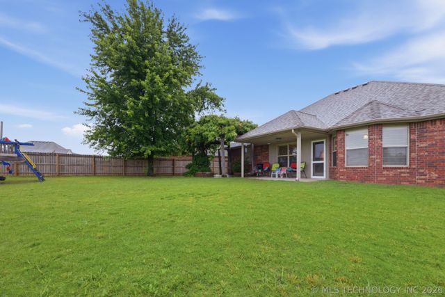 6802 N 128th Court E, Owasso, OK 74055