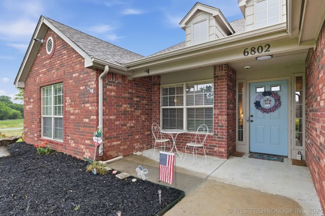 6802 N 128th Court E, Owasso, OK 74055