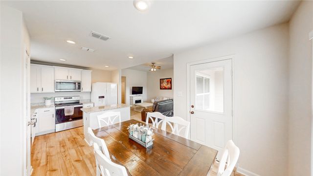 140 Cattlemans Creek Road W, Newark, TX 76071