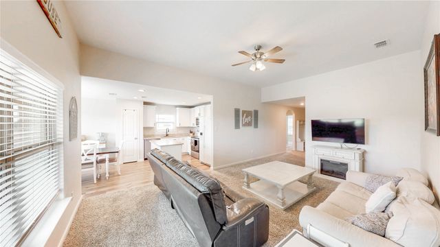 140 Cattlemans Creek Road W, Newark, TX 76071