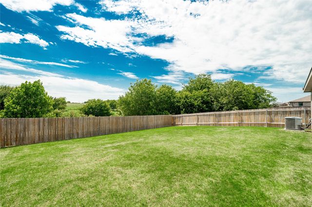 140 Cattlemans Creek Road W, Newark, TX 76071