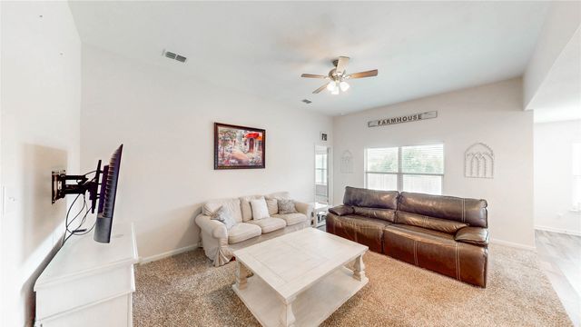 140 Cattlemans Creek Road W, Newark, TX 76071