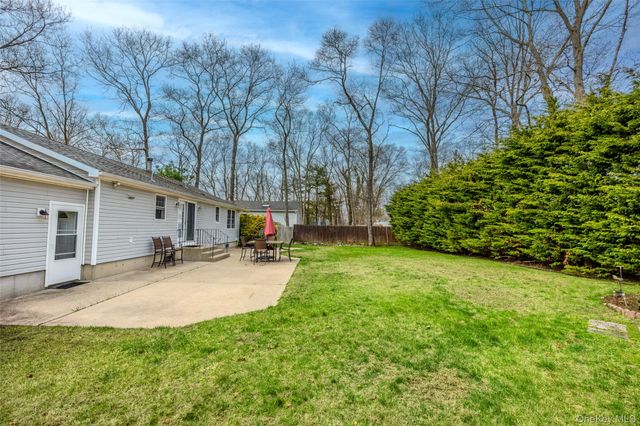 9 S Pond Trail, Ridge, NY 11961