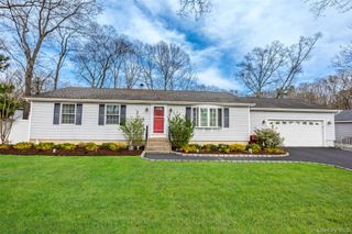 9 S Pond Trail, Ridge, NY 11961