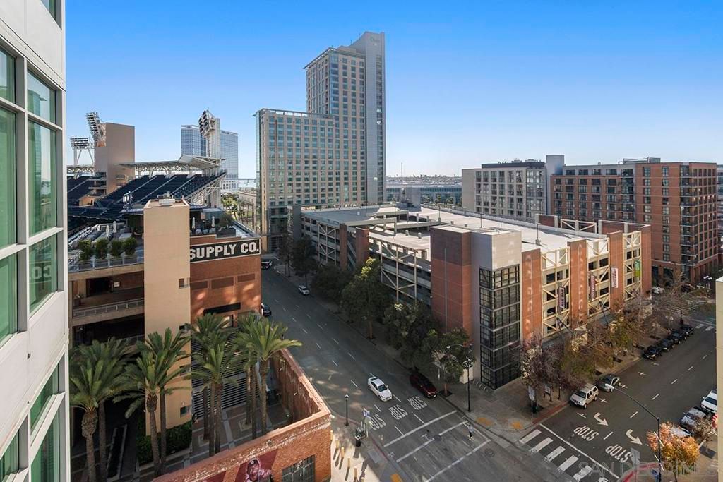 Image 3 of property listing at 325 7th Avenue 1006, San Diego, CA 92101