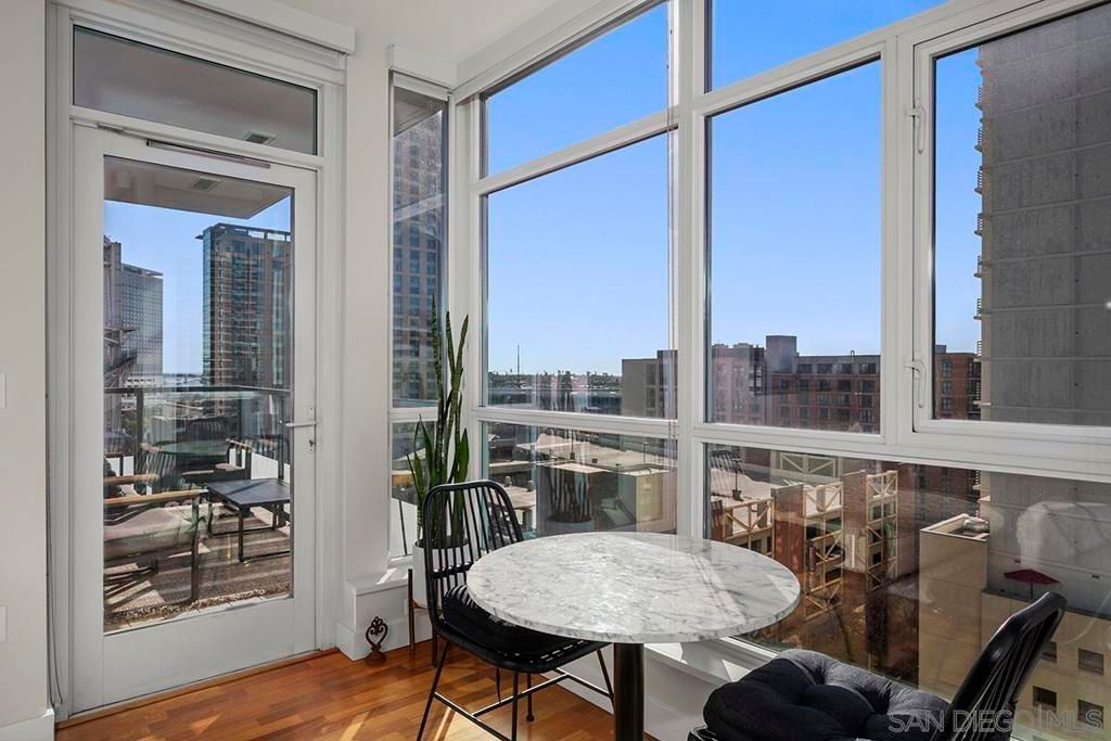 Image 7 of property listing at 325 7th Avenue 1006, San Diego, CA 92101