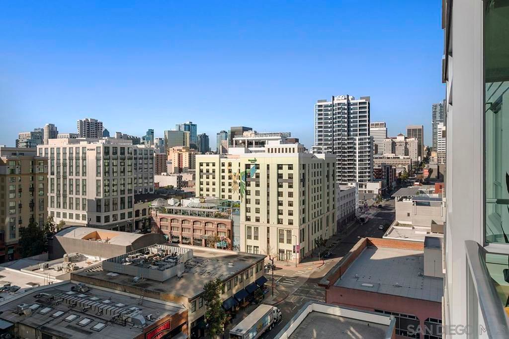 Image 9 of property listing at 325 7th Avenue 1006, San Diego, CA 92101