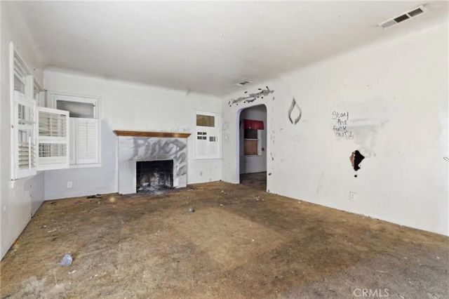 1946 E Clinton, Fresno, CA 93703