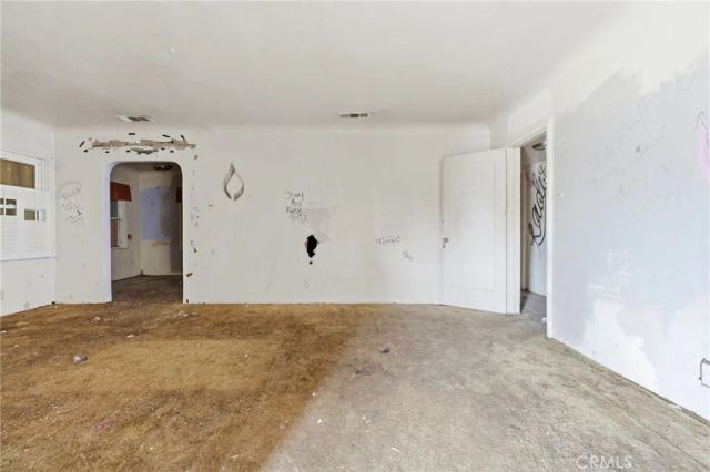 1946 E Clinton, Fresno, CA 93703