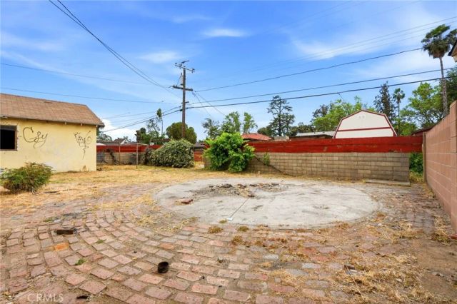 1946 E Clinton, Fresno, CA 93703