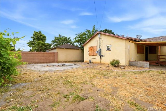 1946 E Clinton, Fresno, CA 93703