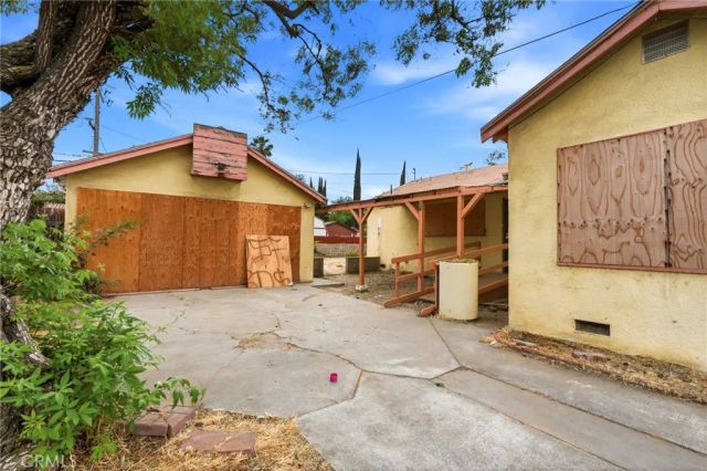 1946 E Clinton, Fresno, CA 93703
