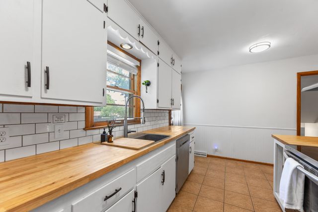 5816 E Memphis, Bel Aire, KS 67220