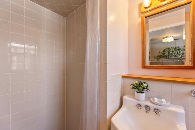 5816 E Memphis, Bel Aire, KS 67220