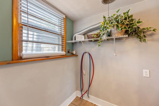 5816 E Memphis, Bel Aire, KS 67220