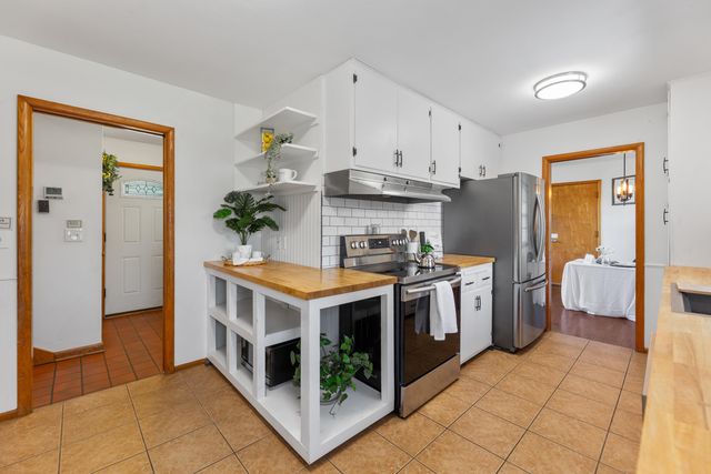 5816 E Memphis, Bel Aire, KS 67220