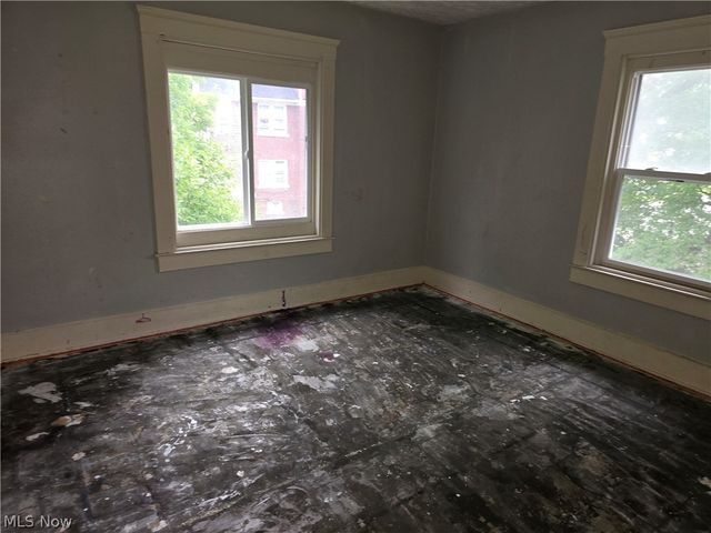 3952 E 74th Street, Cleveland, OH 44105