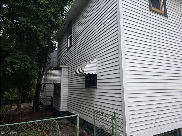 3952 E 74th Street, Cleveland, OH 44105
