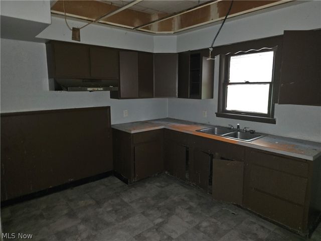 3952 E 74th Street, Cleveland, OH 44105