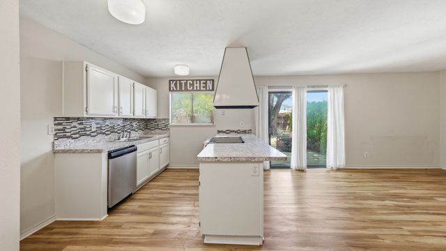 5821 Maiden Lane, Fort Worth, TX 76131