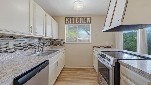5821 Maiden Lane, Fort Worth, TX 76131