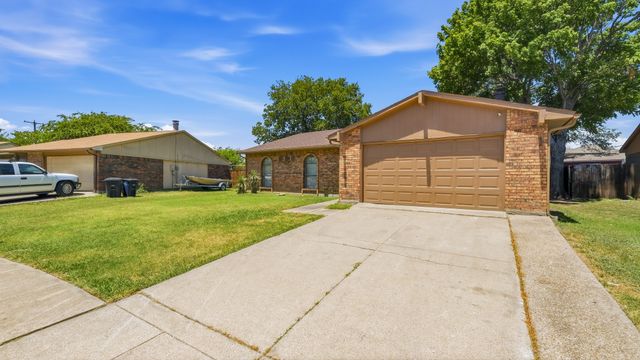 5821 Maiden Lane, Fort Worth, TX 76131