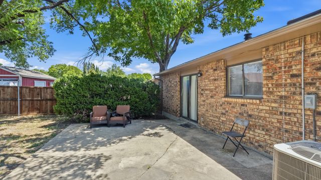 5821 Maiden Lane, Fort Worth, TX 76131