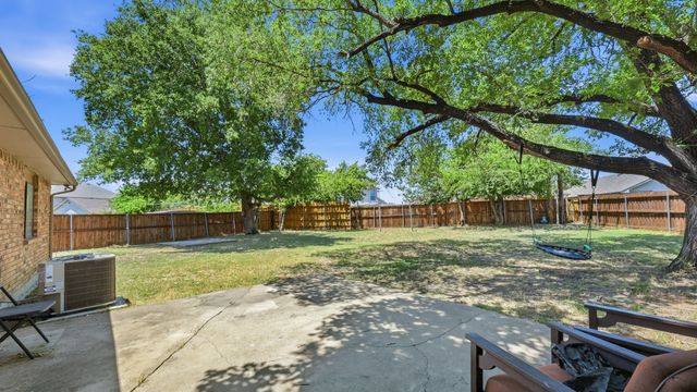 5821 Maiden Lane, Fort Worth, TX 76131
