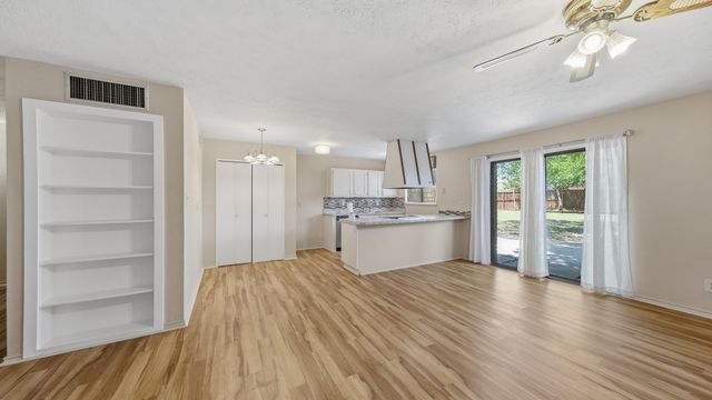5821 Maiden Lane, Fort Worth, TX 76131