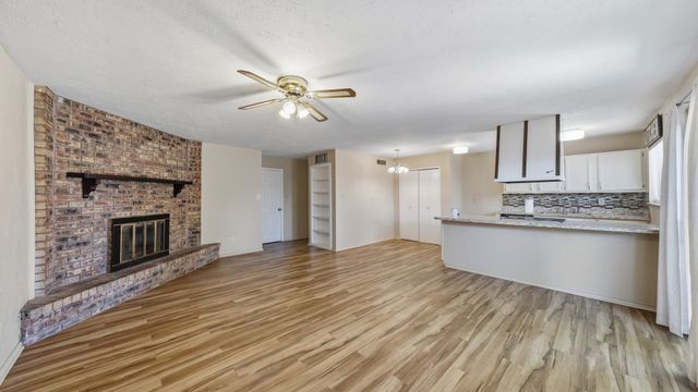 5821 Maiden Lane, Fort Worth, TX 76131