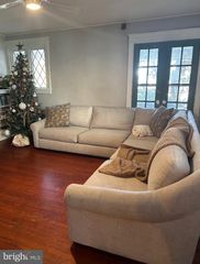 10 GREENWOOD AVE, Wyncote, PA 19095