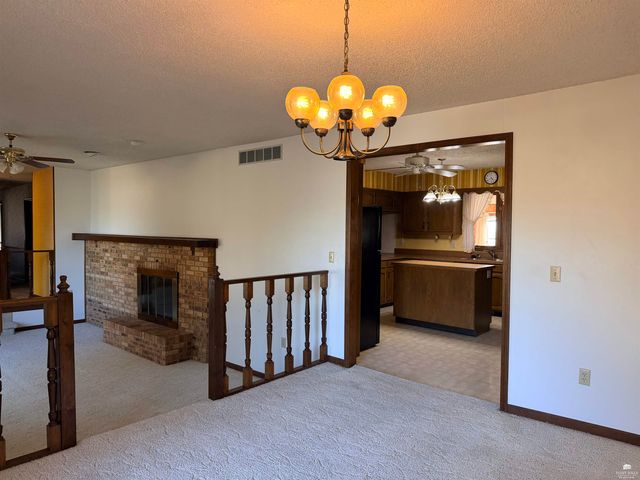 3521 Rocky Ford Avenue, Manhattan, KS 66502