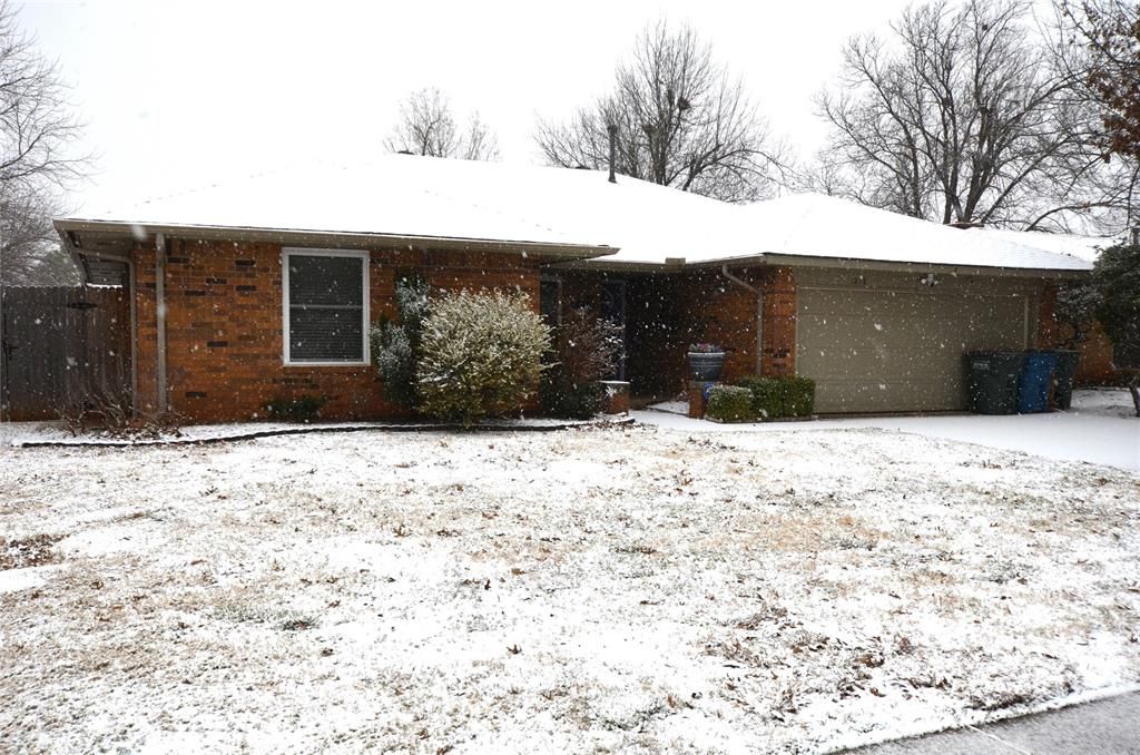 Image 1 of property listing at 1212 Val Genes Road, Edmond, OK 73003