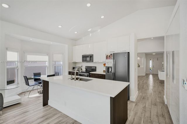 4928 SW 33rd Way, Hollywood, FL 33312