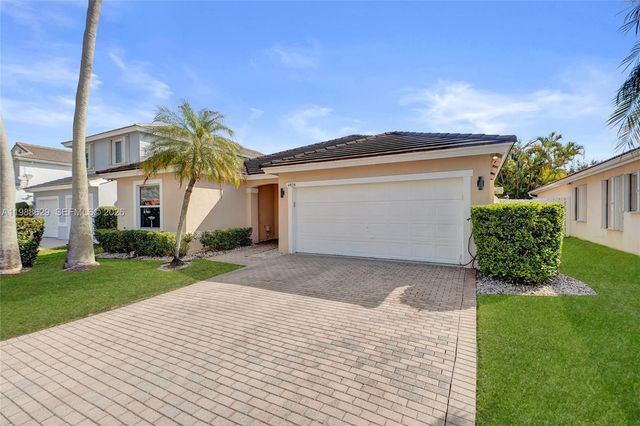 4928 SW 33rd Way, Hollywood, FL 33312