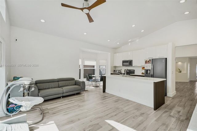4928 SW 33rd Way, Hollywood, FL 33312