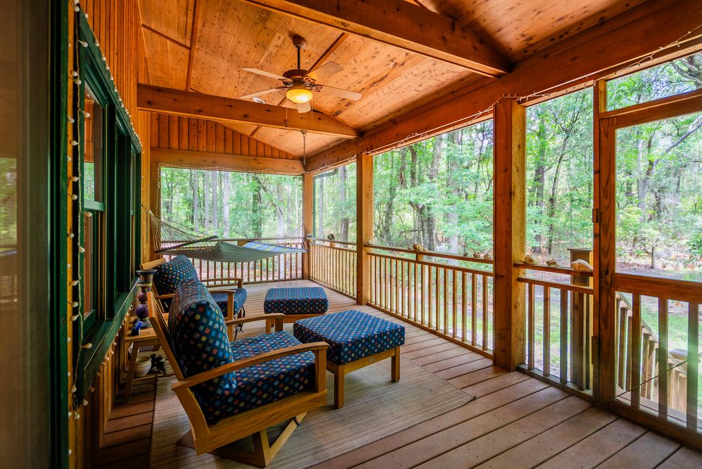 Image 10 of property listing at 2495 Edenforest Road, Johns Island, SC 29455