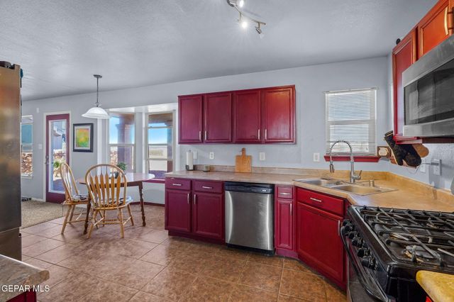 7359 CAMINO DEL SOL Drive, El Paso, TX 79911