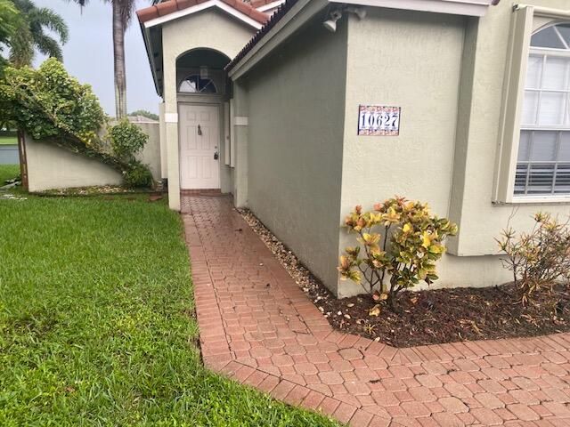 10627 NW 7TH Street, Pembroke Pines, FL 33026