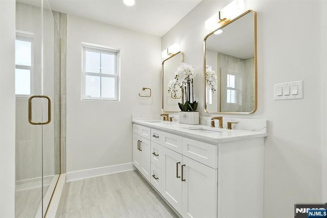 194 Canterbury Avenue, North Arlington, NJ 07031