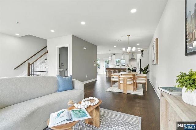 194 Canterbury Avenue, North Arlington, NJ 07031