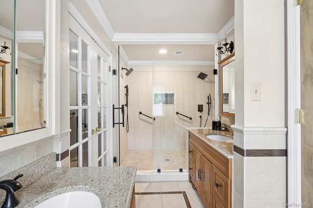 9 Dove Lane, Bay Shore, NY 11706