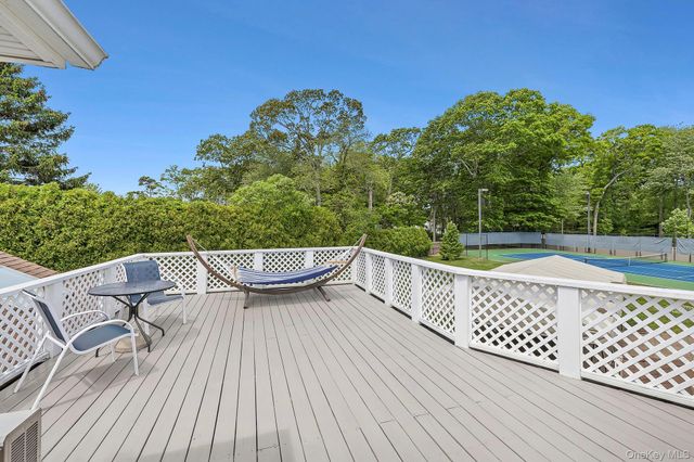 9 Dove Lane, Bay Shore, NY 11706