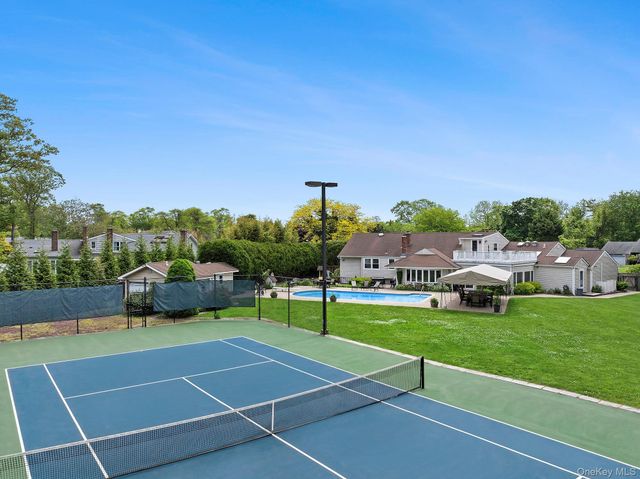 9 Dove Lane, Bay Shore, NY 11706