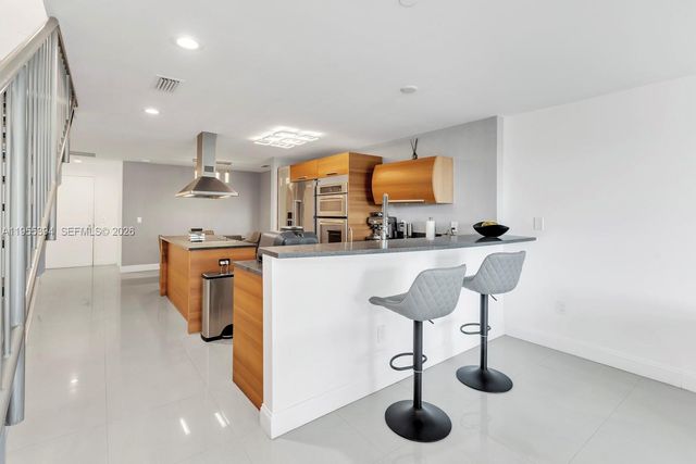 2950 NE 188th St 315, Aventura, FL 33180